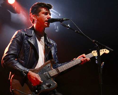 Photo of Alex Turner of the Arctic Monkeys in 2009