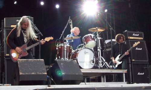 Photo of the band Dinosaur Jr