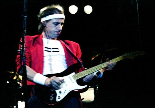 Photo of Dire Straits in 1983