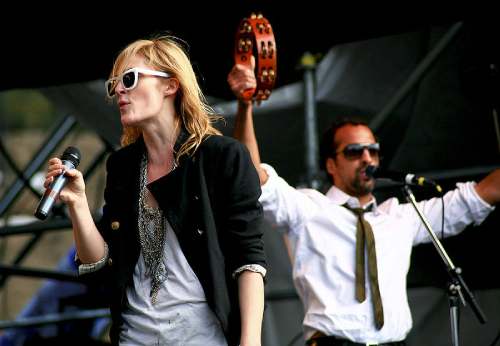 Photo of the band Metric