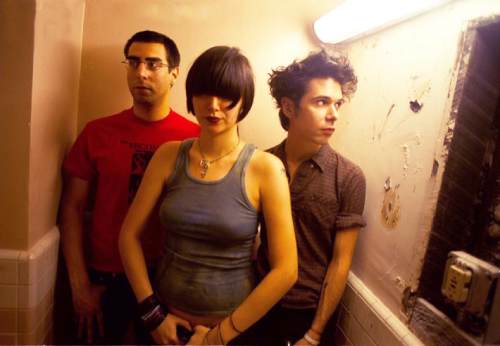 Photo of the band Yeah Yeah Yeahs